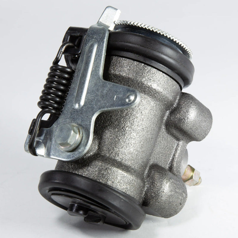 096 / Cilindro Freno Purga Izquierdo / Isuzu Elf  450 / 500